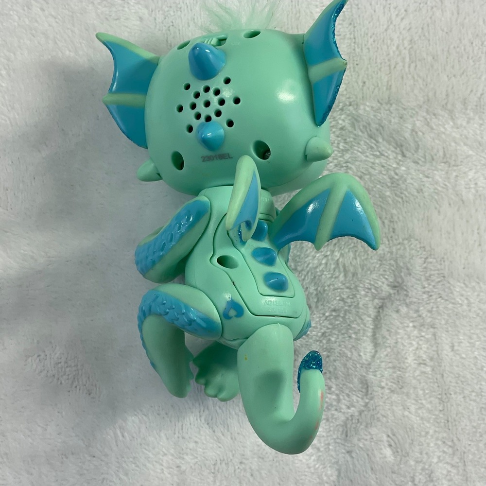 Working WowWee Fingerlings Baby Dragon Interactive Toy Mint Green Blue Glitter - Picture 6 of 9